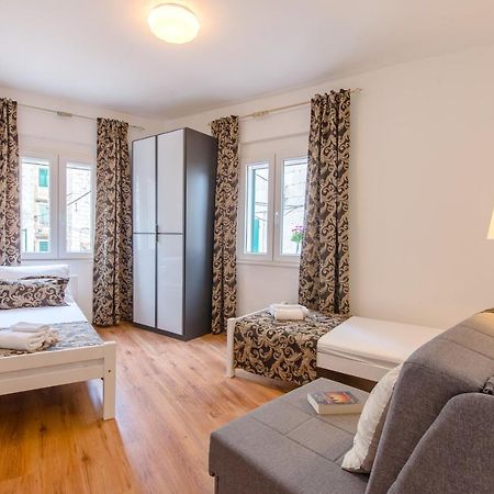 Apartment Vijoleta In City Centre Split Buitenkant foto